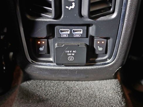 Used 2015 Jeep Grand Cherokee SRT AWD/4WD image 23