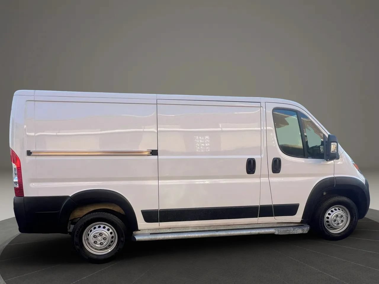 Used 2025 RAM ProMaster 2500 w/ U-Haul Equipment Group FWD image 6