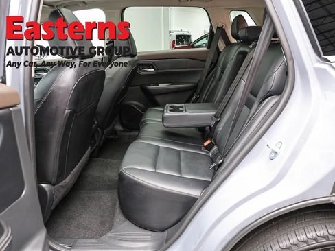 Used 2023 Nissan Rogue SL AWD/4WD image 22
