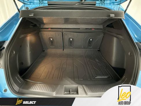 Used 2025 Chevrolet Trax RS w/ Sunroof Package FWD image 28