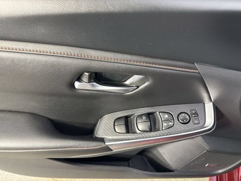 Used 2025 Nissan Sentra SR w/ SR Premium Package FWD image 21