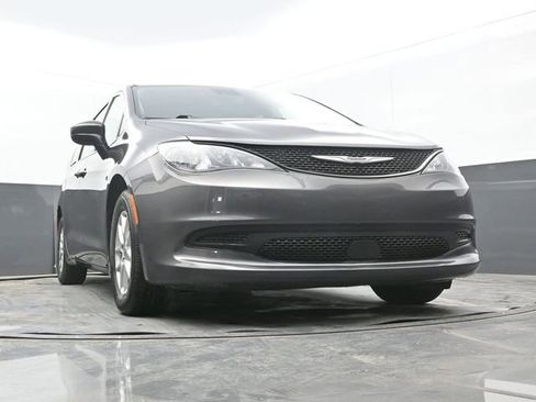 Used 2023 Chrysler Voyager LX FWD image 59