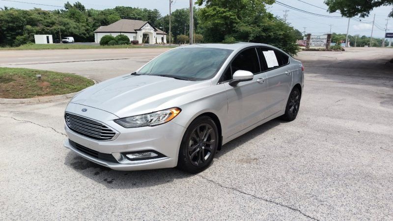 Used 2018 Ford Fusion SE w/ Equipment Group 201A FWD image 1