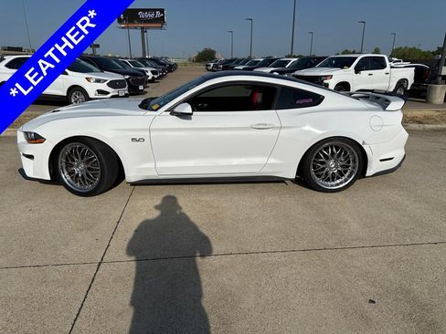 Used 2018 Ford Mustang GT Premium w/ GT Performance Package RWD image 3