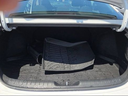 Used 2025 Hyundai Elantra Hybrid FWD image 14