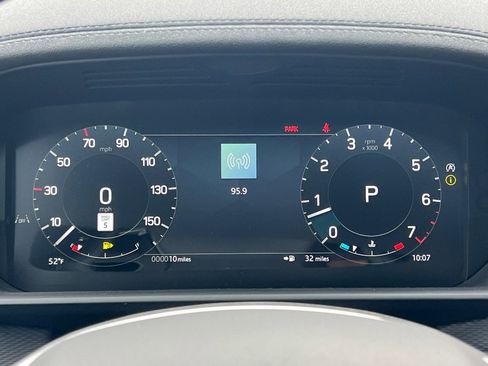 New 2026 Land Rover Discovery Limited Edition image 18