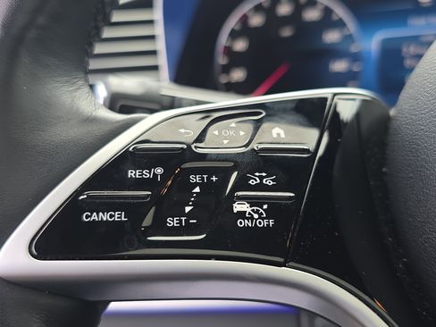 Used 2025 Mercedes-Benz GLE 350 4MATIC image 32