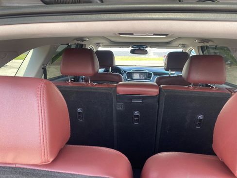 Used 2017 Kia Sorento SX FWD image 7
