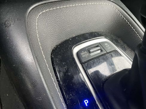 Used 2024 Toyota Corolla SE image 41