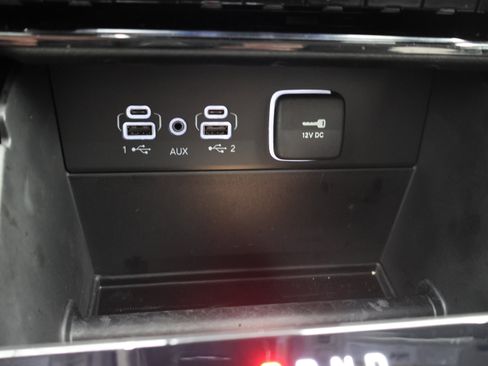 Used 2023 Jeep Grand Cherokee Limited AWD/4WD image 44