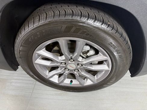 Used 2024 GMC Terrain SLT FWD image 14