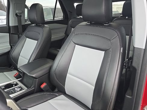 Used 2023 Ford Explorer XLT w/ Equipment Group 202A image 19