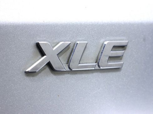 Used 2020 Toyota Sienna XLE image 35