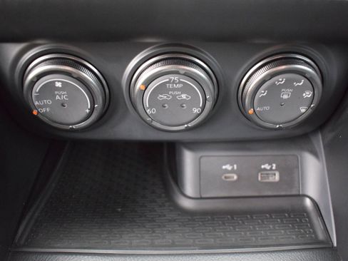 Used 2023 Nissan Z w/ Floor Mat Package (L93) RWD image 26