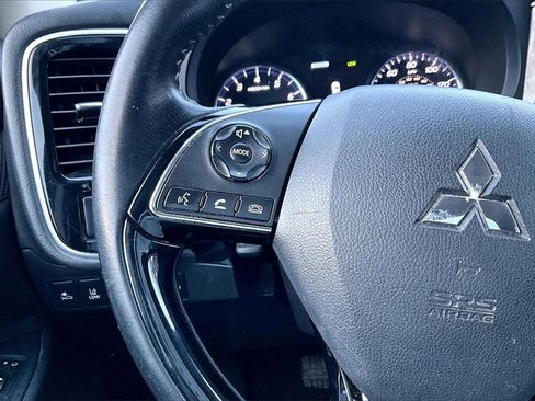 Used 2020 Mitsubishi Outlander SE image 16