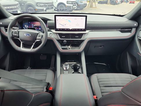 Used 2025 Ford Explorer ST-Line w/ Premium Package image 10