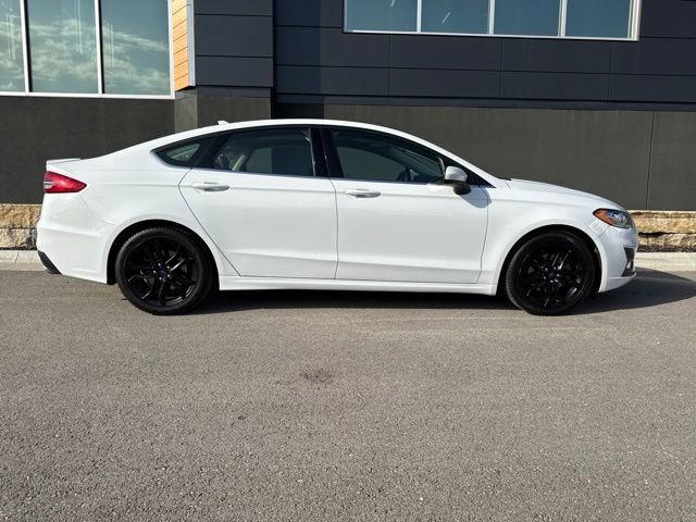 Used 2020 Ford Fusion SE w/ Equipment Group 151A FWD image 2
