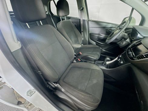 Used 2022 Chevrolet Trax LS w/ Tint and Cruise Package FWD image 28