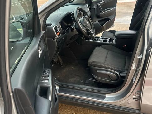 Used 2019 Kia Sportage LX image 10