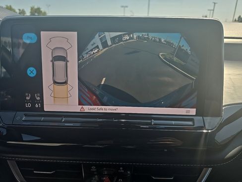 Used 2024 Volkswagen Atlas Cross Sport SE image 39