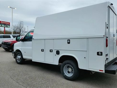 New 2025 Chevrolet Express 3500 w/ Power Convenience Package RWD image 3