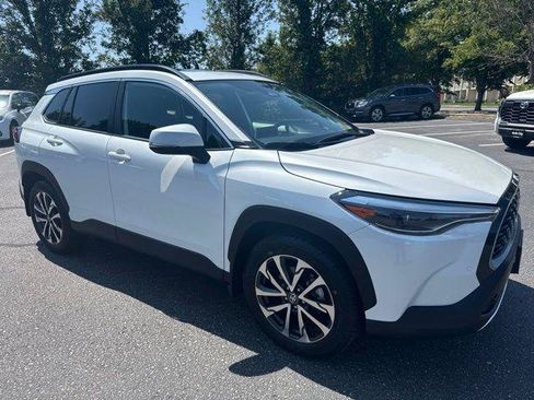 Certified 2024 Toyota Corolla Cross XLE w/ Convenience Package AWD/4WD image 1