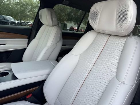 New 2026 Cadillac Vistiq Sport image 22