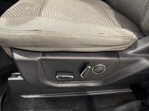 Used 2015 Ford F150 XLT w/ Equipment Group 302A Luxury AWD/4WD image 23