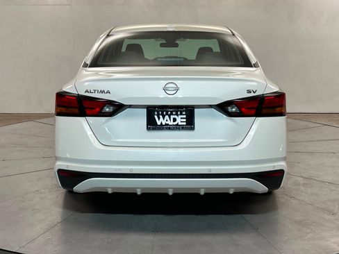 Used 2024 Nissan Altima 2.5 SV image 5