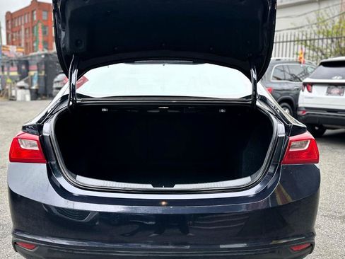 Used 2023 Chevrolet Malibu LT FWD image 6