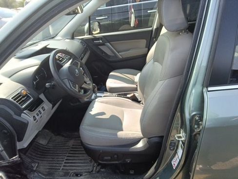Used 2017 Subaru Forester 2.5i Limited AWD/4WD image 6