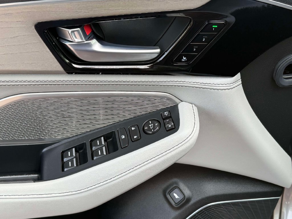 Certified 2023 Acura MDX w/ Advance Package AWD/4WD image 18