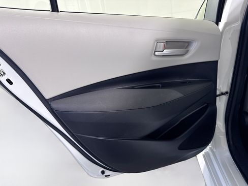 Used 2020 Toyota Corolla LE FWD image 25