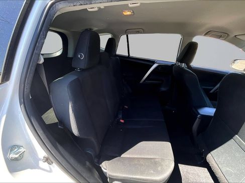 Used 2018 Toyota RAV4 LE w/ All Weather Liner Package AWD/4WD image 28