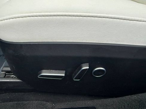 Used 2022 Tesla Model S AWD/4WD image 10