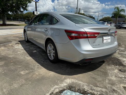 Used 2014 Toyota Avalon XLE FWD image 7