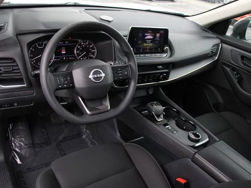 Certified 2025 Nissan Rogue S AWD/4WD image 5