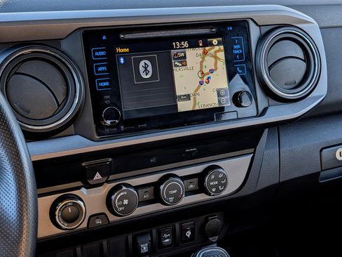 Used 2019 Toyota Tacoma TRD Off-Road image 18