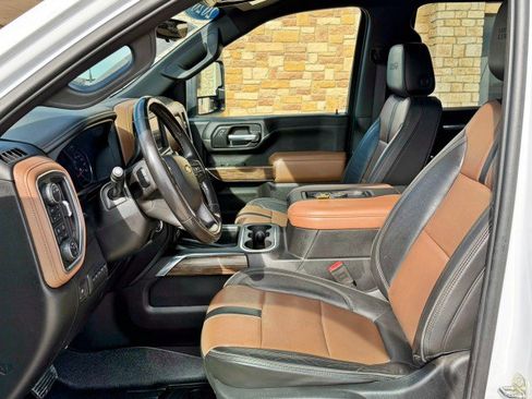 Used 2020 Chevrolet Silverado 3500 High Country image 16