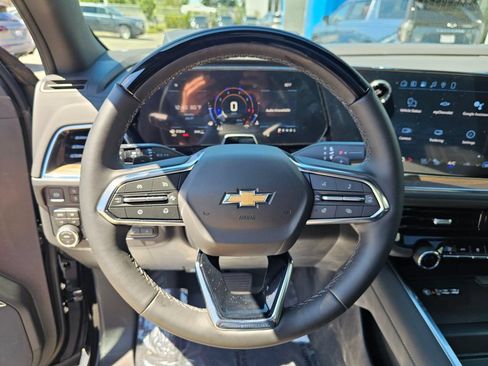 New 2026 Chevrolet Suburban High Country AWD/4WD image 28