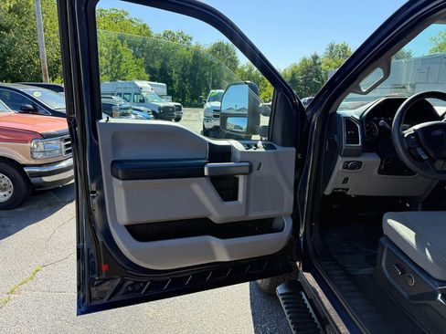 Used 2017 Ford F250 XLT w/ XLT Value Package AWD/4WD image 23