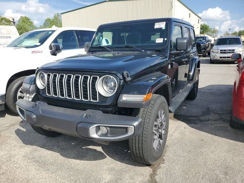 Certified 2024 Jeep Wrangler Unlimited Sahara AWD/4WD image 3