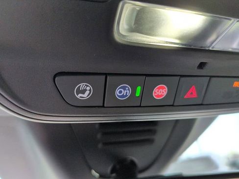 Used 2025 Chevrolet Equinox EV LT FWD image 25