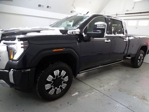 Certified 2024 GMC Sierra 3500 Denali w/ Denali Reserve Package image 17