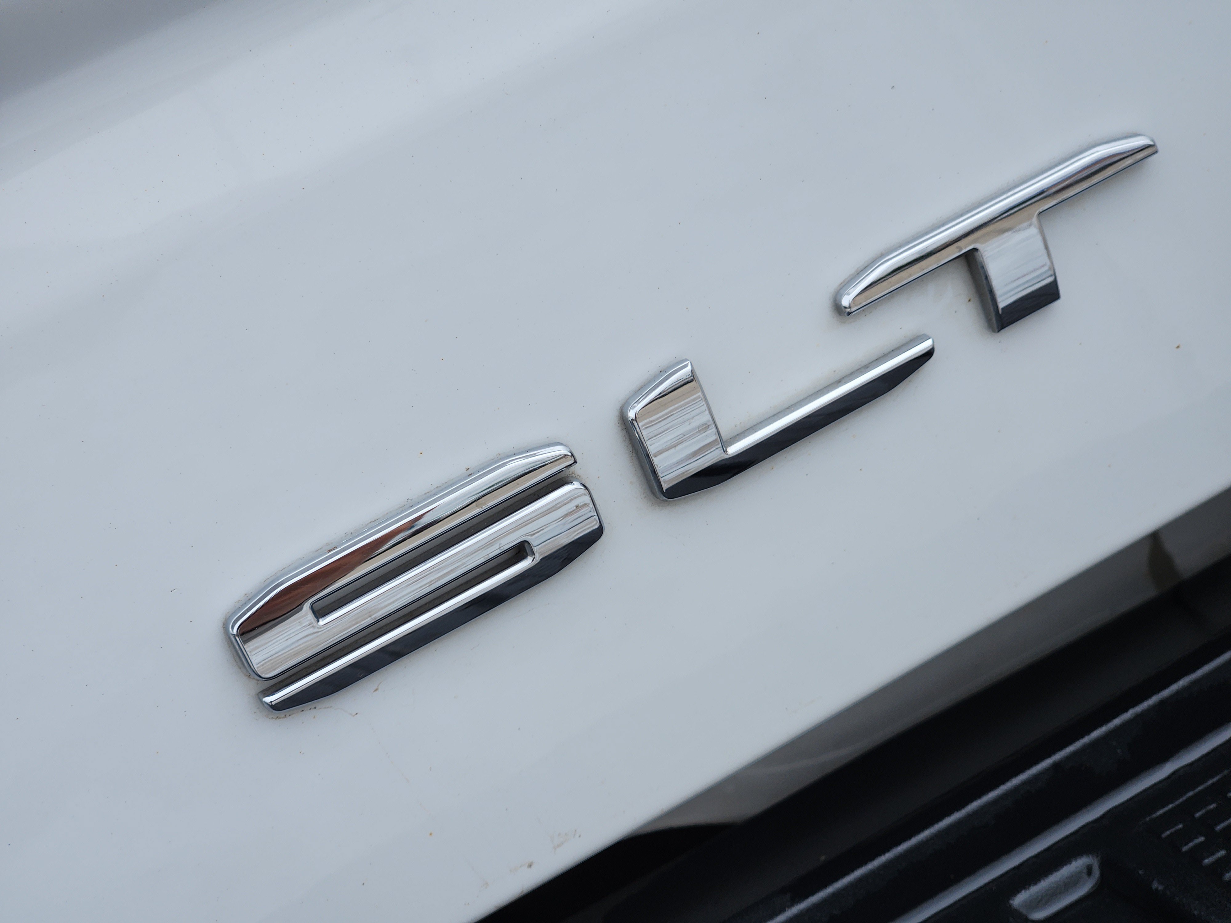 Used 2025 GMC Sierra 1500 SLT AWD/4WD image 13