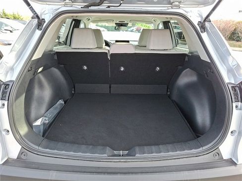 Certified 2023 Toyota Corolla Cross LE image 28