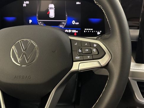 New 2026 Volkswagen Taos SE image 30