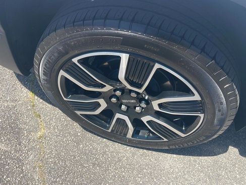 Used 2021 GMC Acadia SLT w/ Elevation Edition FWD image 13