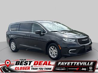 Used 2024 Chrysler Pacifica Touring-L FWD video 1