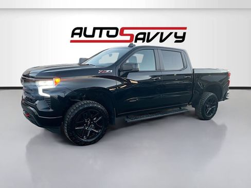 Used 2025 Chevrolet Silverado 1500 LT Trail Boss w/ Convenience Package II AWD/4WD image 3
